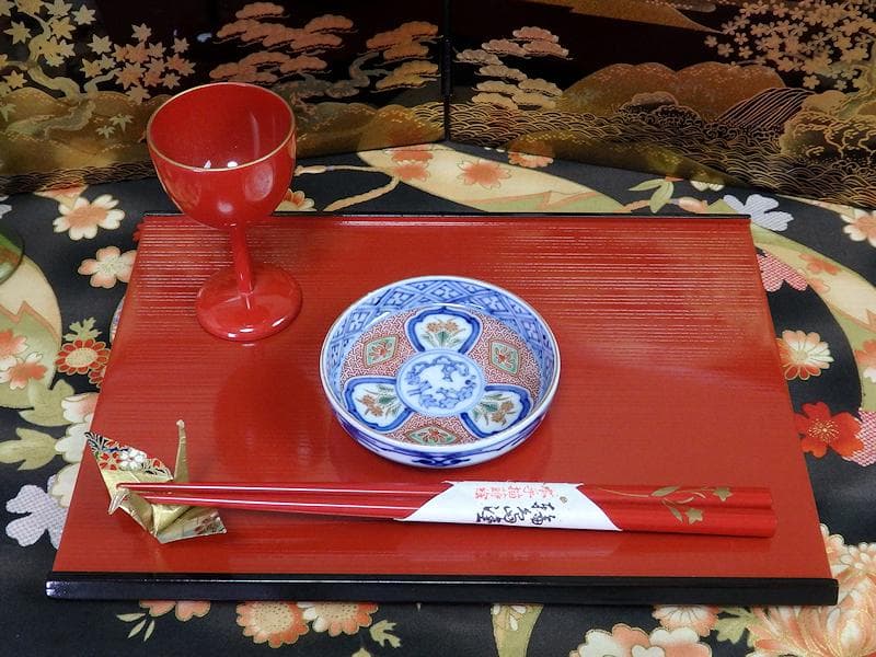 大聖寺伊万里　金襴手　毘沙門亀甲紋に花の図　豆皿　D497AS-CTf