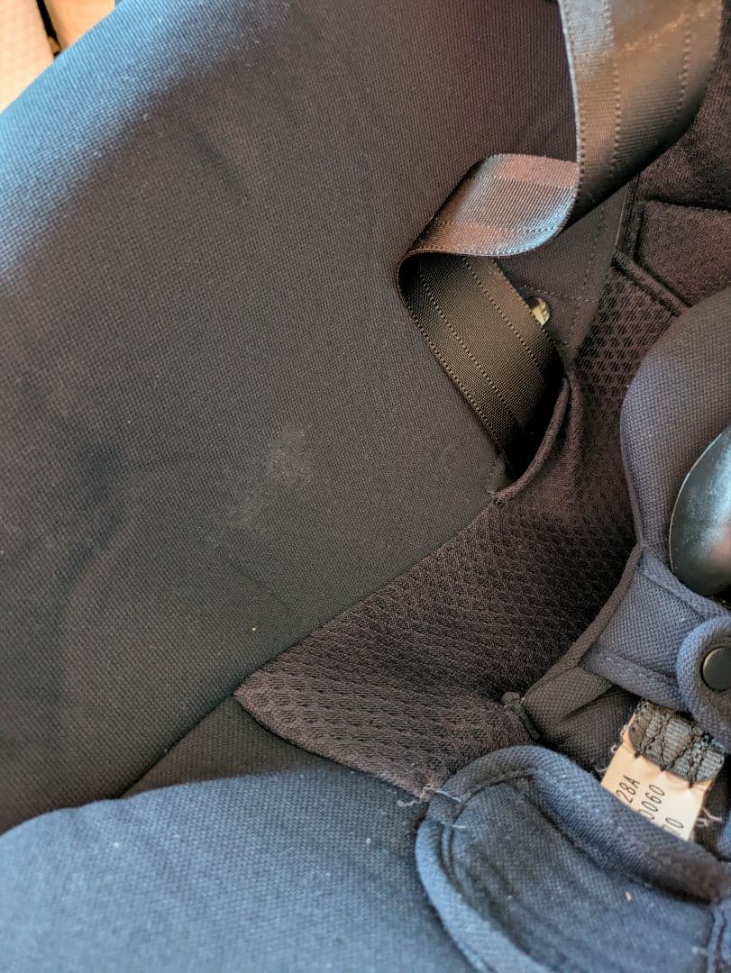 エールベベ クルット5 Ouiチャイルドシート ISOFI　ネイビー