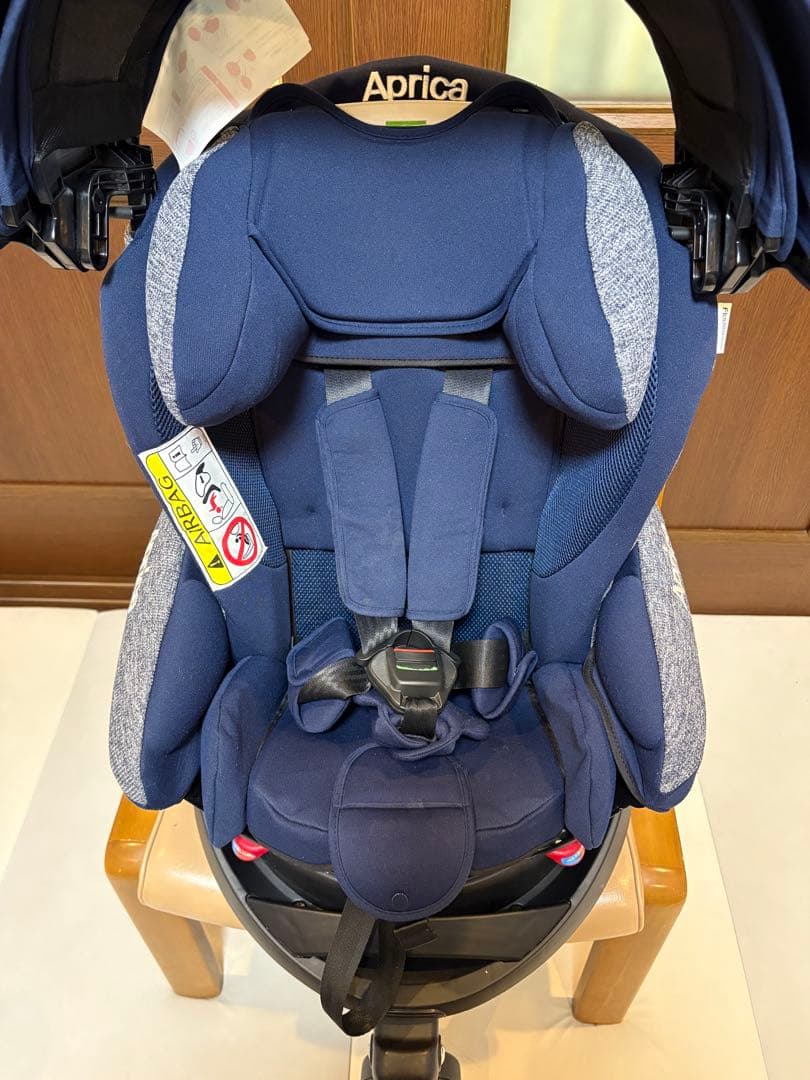 アップリカ フラディア グロウ AC ネイビーオーシャン シートベルト固定式
