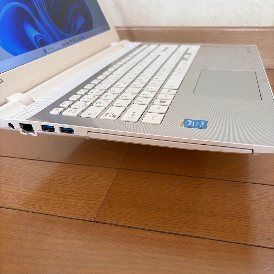 美品 東芝Dynabook T75/RG i7-5500U SSD256 GB