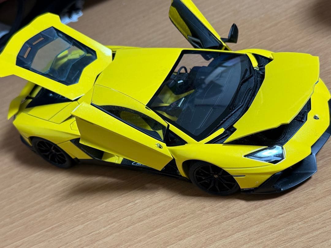 C*E様 1/18 オートアート　アヴェンタドール　LP720 アニヴェルサリオ