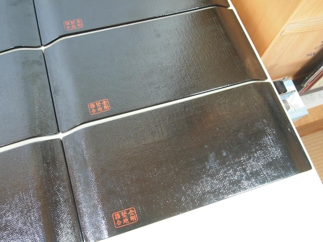 【良品】根来塗 金剛堅地請合 味のある角盆 6客 角皿/卓上膳/酒膳 漆器トレイ