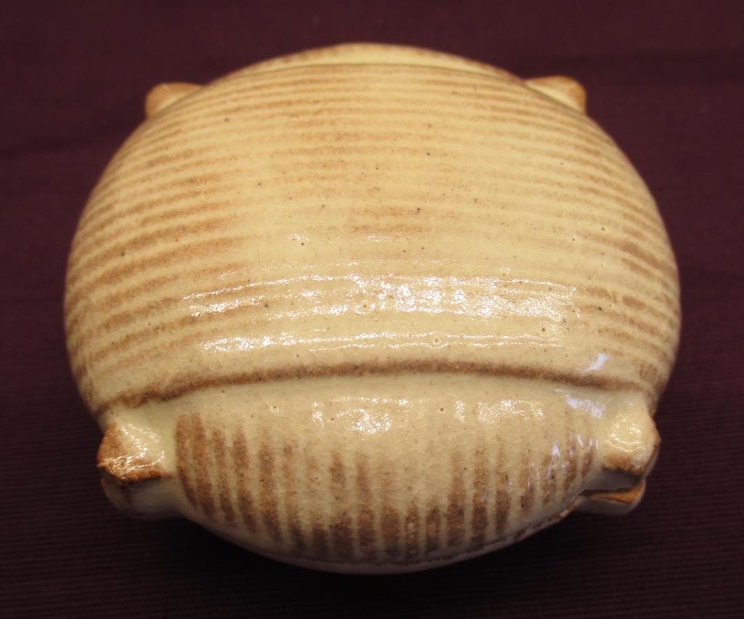 送料込【逢絢亭】茶道具 香合 萩焼 糸巻の形 １２代 田原陶兵衛 共箱入り