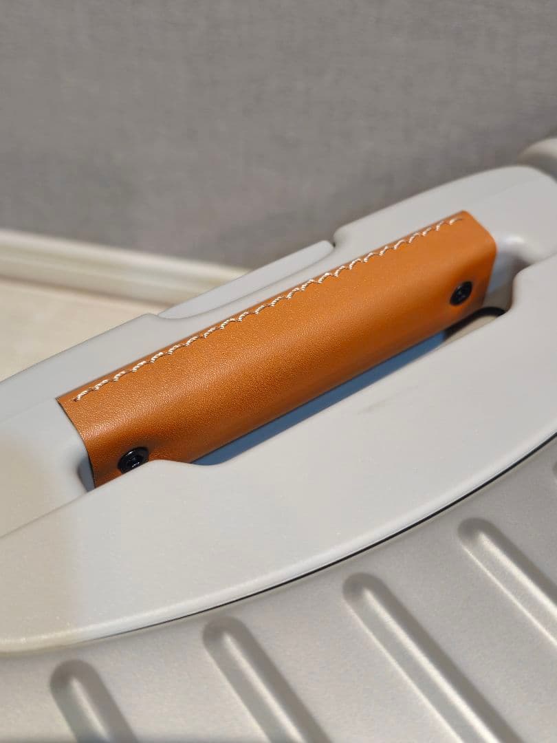 【オンライン完売中】【新品未使用】INNOVATOR RESA キャリーシルバー