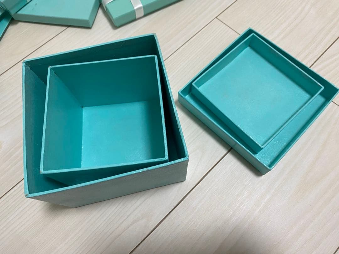 ティファニーブルー ギフトボックス 多数 ウェルカムスペース フォトスペース