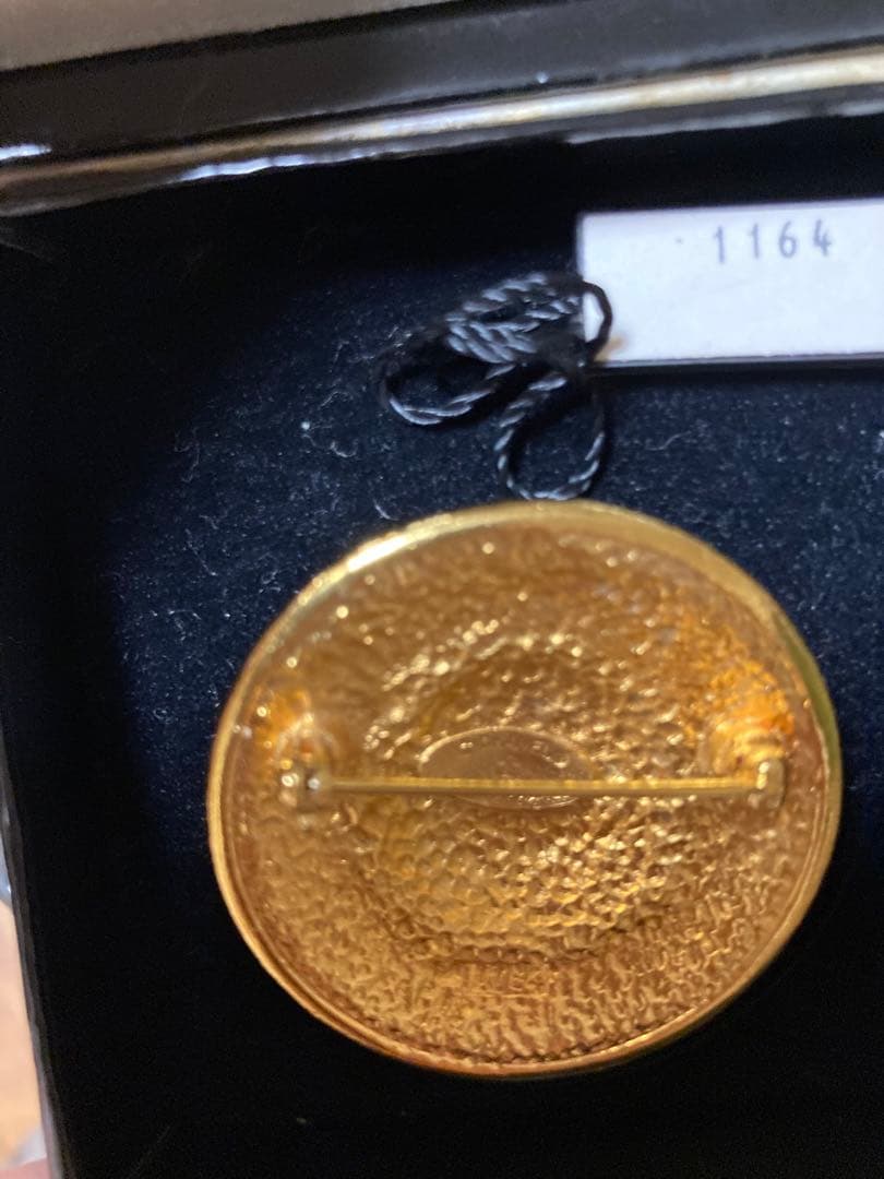 未使用 CHANEL ブローチ ヴィンテージ シャネル ゴールド