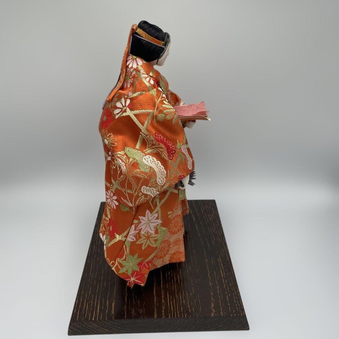 能面を被ってる日本人形　ガラスケース付き