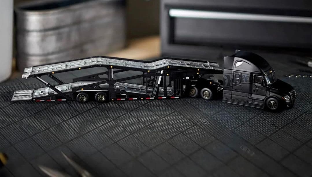 ホットウィール エリート 64 フレイトライナー カスケディア