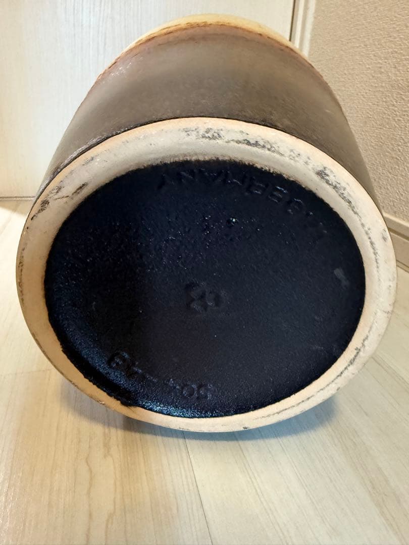 引き取り限定！ 陶器の花瓶 ベージュ・ブラウン・黒