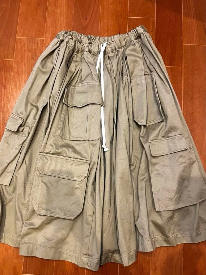 美品★コムデギャルソン　コムデギャルソン★綿チノスカート　カーキ