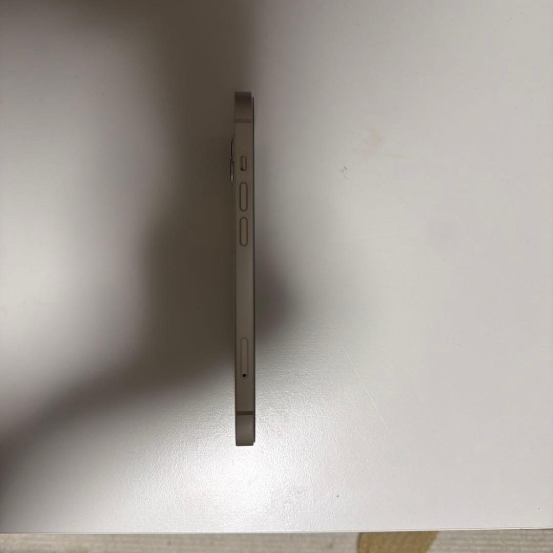 Apple iPhone 13 ホワイト本体【箱付き】ガラスフィルム付