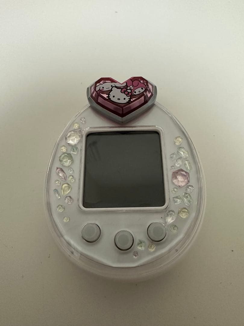 たまごっちピース　サンリオ　白