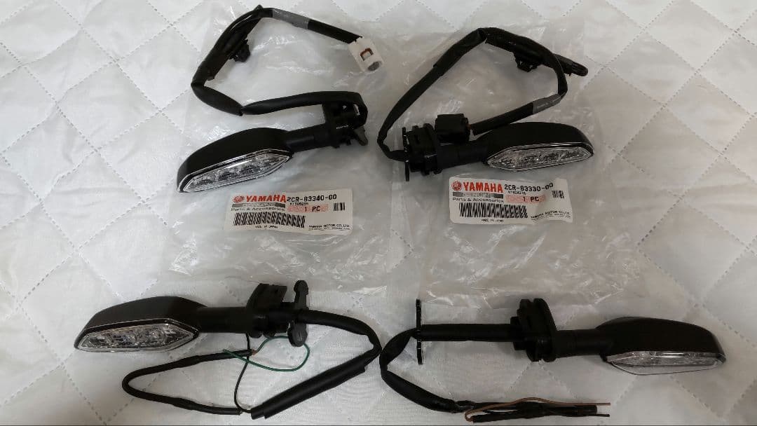YZF-R1・R6用 新品純正ウインカー