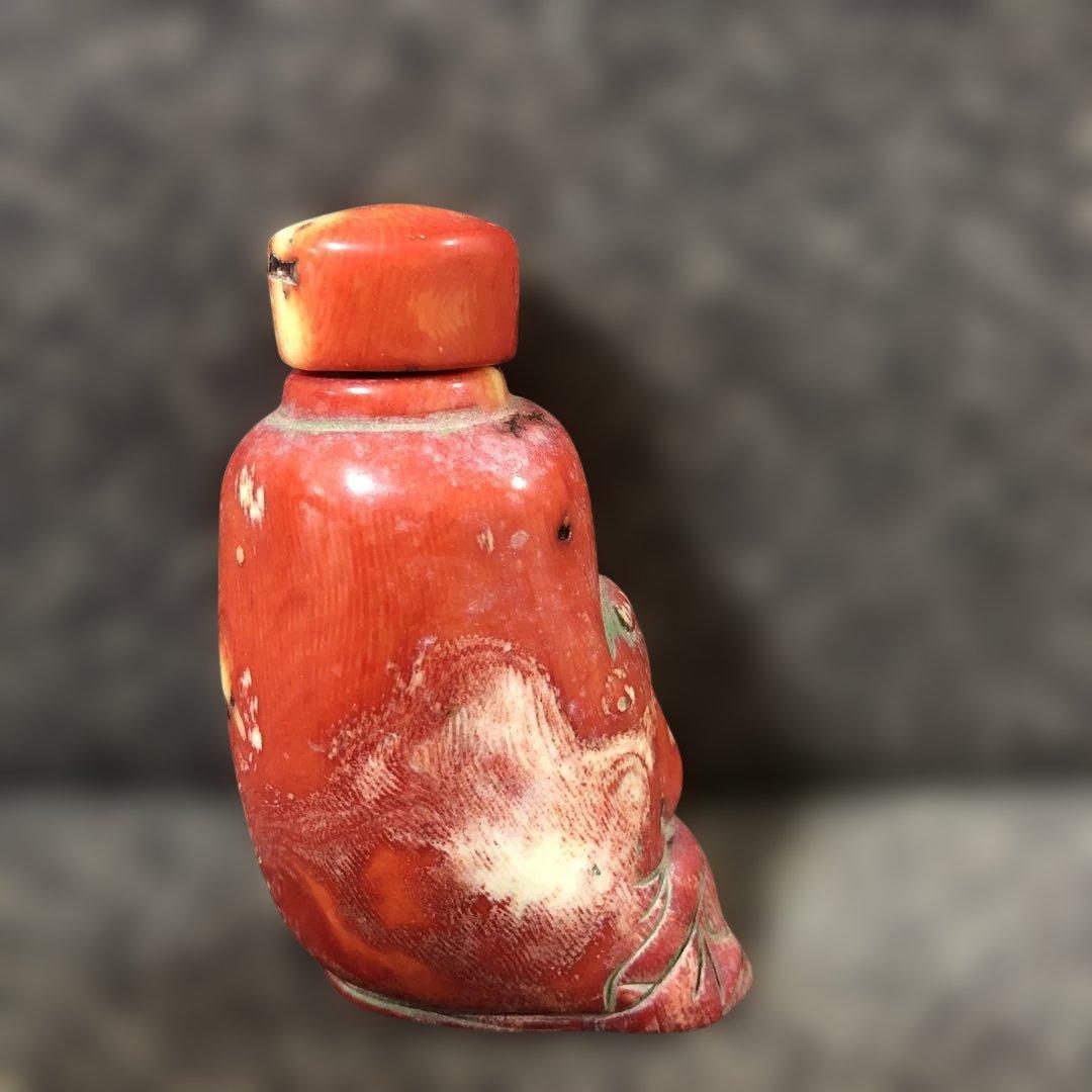 鼻煙壷　赤珊瑚