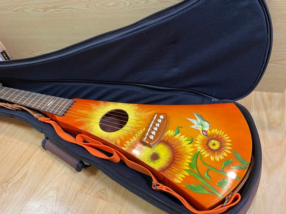 【新品未使用】 希少レア FLuffy ペイントトラベルギター ケース付