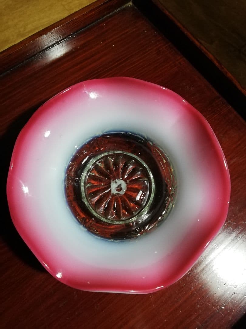 明治～大正時代の乳白色とピンク色の氷皿