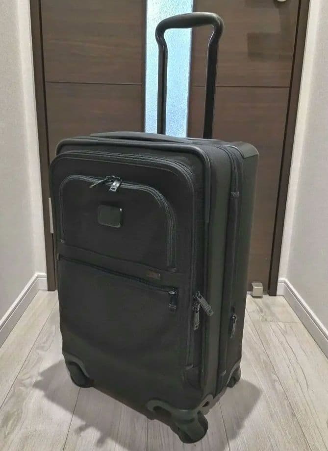 トゥミ　ALPHA2　4輪　キャリーケース 　黒 22616D2