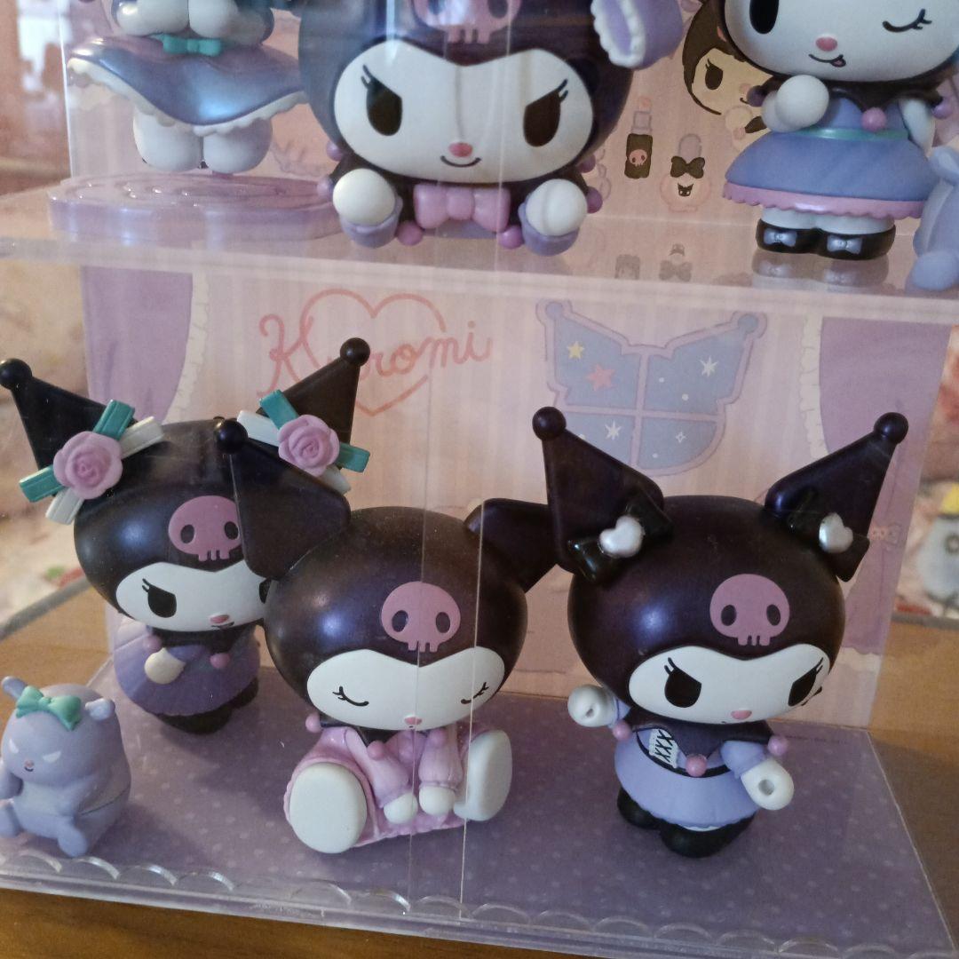 赤字覚悟サンリオ海外フィギアクロミ6個バグ2対クロミ飾り棚付き