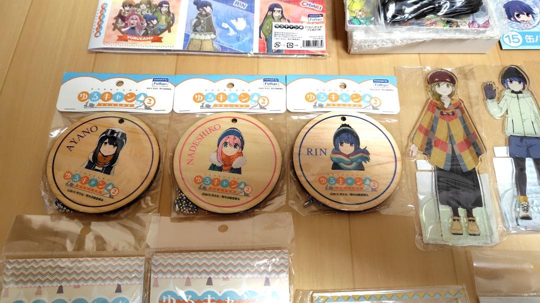 ②お買い得！【ゆるキャン△】アクリルスタンド　キーホルダー　缶バッジ等多数まとめ