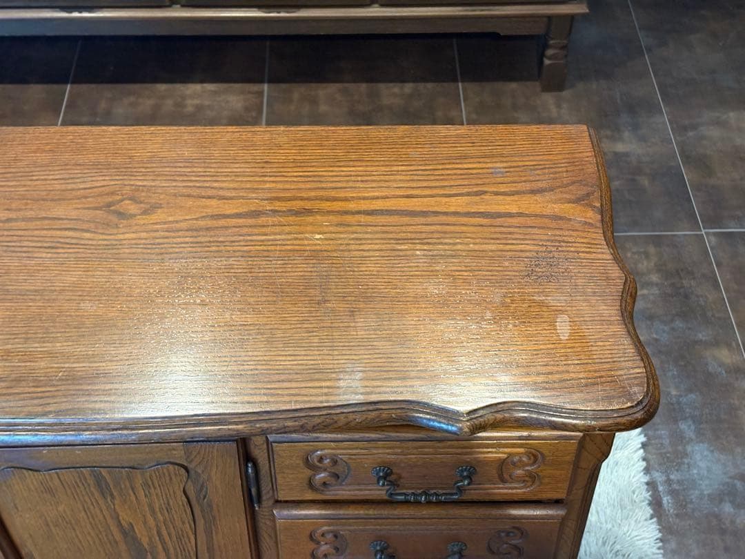 ヨーロピアン　クラシック　オーク材　サイドボード　クラシカル　アンティーク