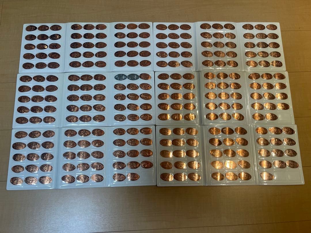 ディズニー スーベニアメダル まとめ売り約600枚