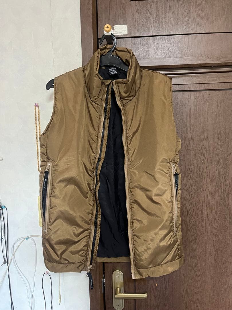 BEYOND CLOTHING製　LEVEL7 ベストジャケット　コヨーテ　XS