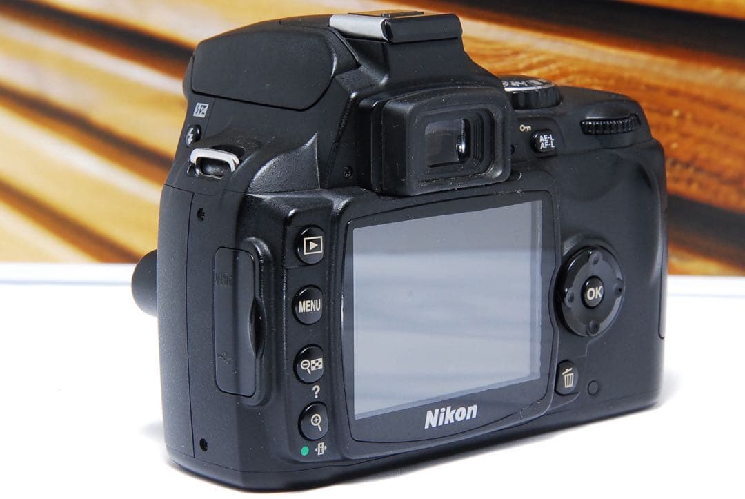Nikon D40 スマホに転送　カメラ　小型軽量 一眼レフ エモい　ニコン