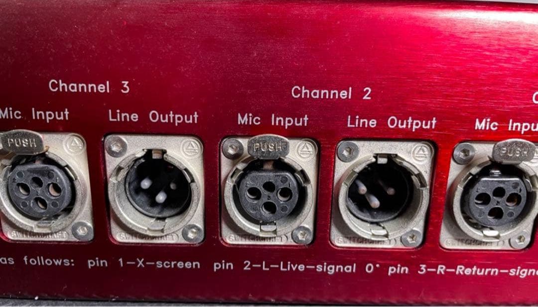 Focusrite Quad Mic-pre レッド