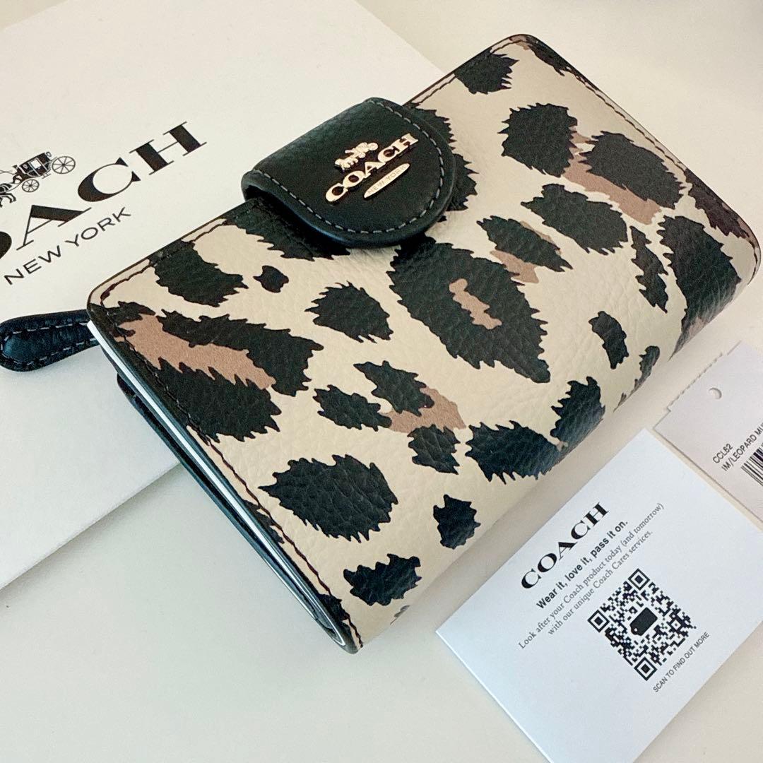 COACH コーチ　二つ折り財布　レオパード　豹柄　ブラック　折り財布