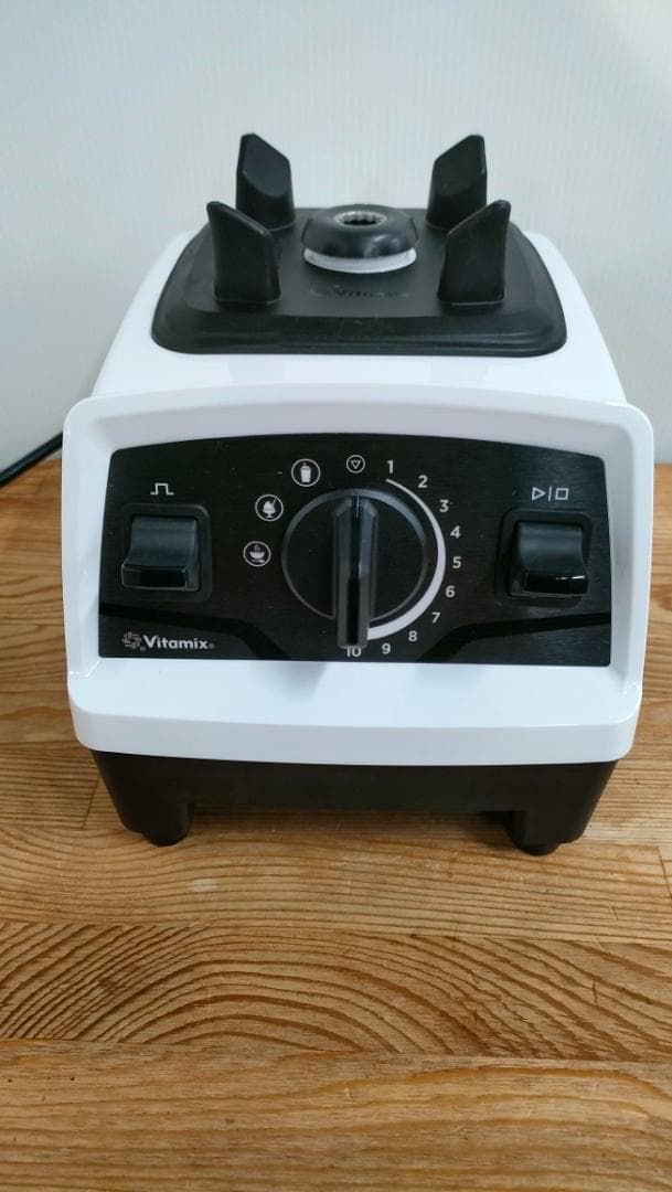 【目立った傷や汚れなし】バイタミックスE520　ホワイト　1603