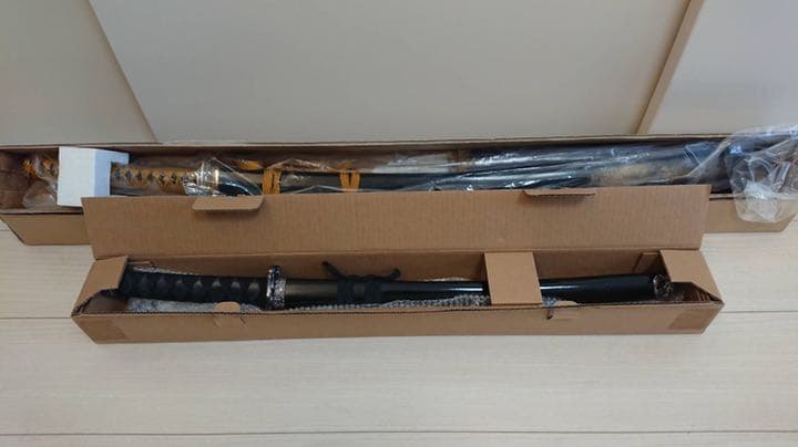 コスプレ武器　模造刀 大、小セット&飾り棚付き