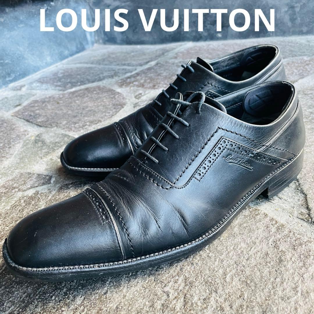 自分へのご褒美に！ LOUIS VUITTON ルイヴィトン　イニシャルロゴ