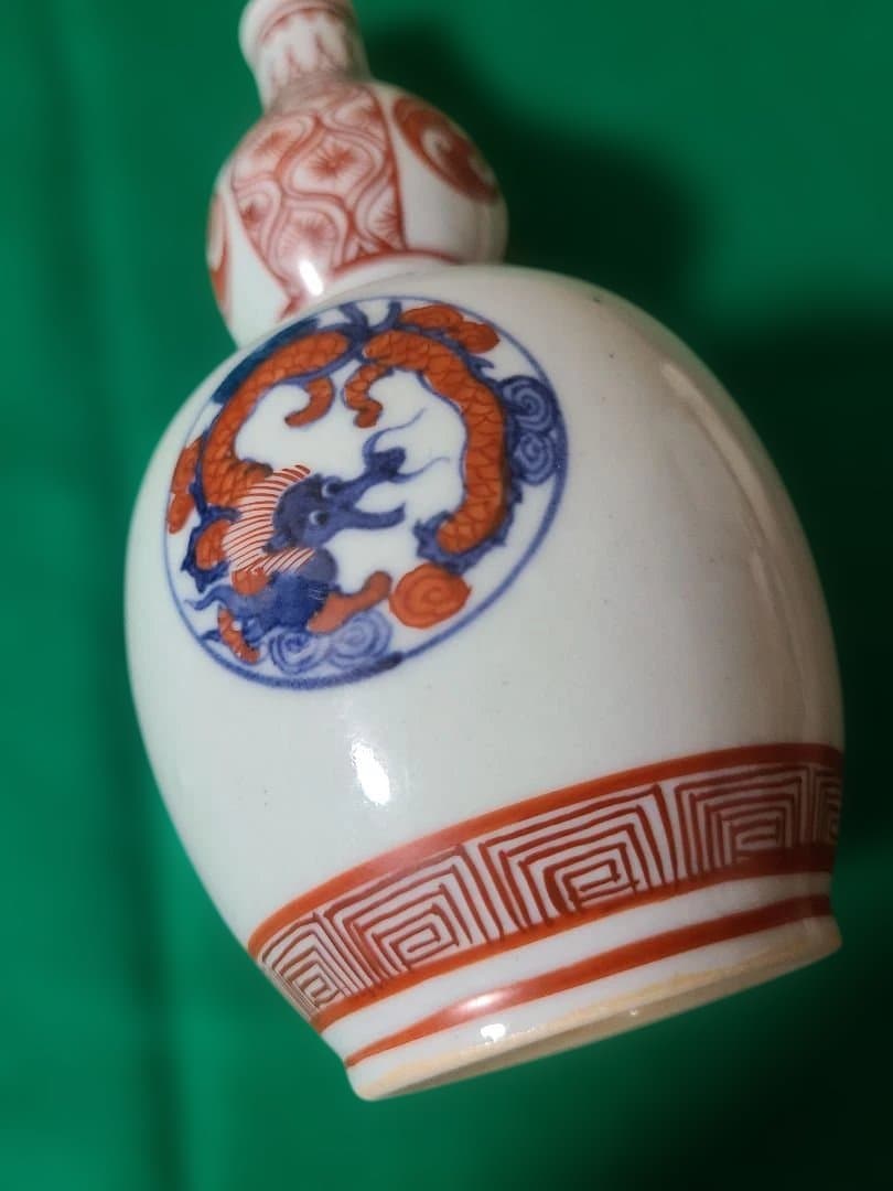 九谷焼造須田菁華　赤絵雲龍文瓢箪徳利