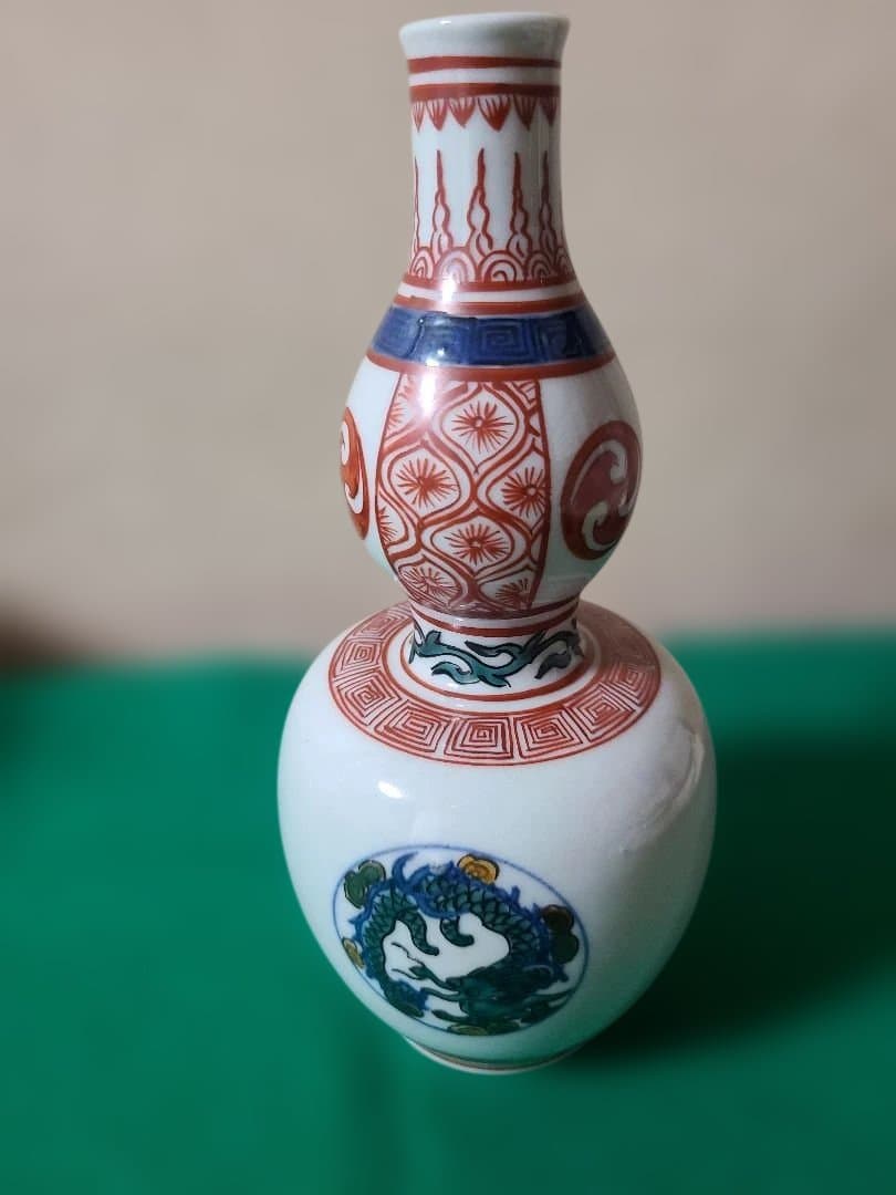 九谷焼造須田菁華　赤絵雲龍文瓢箪徳利