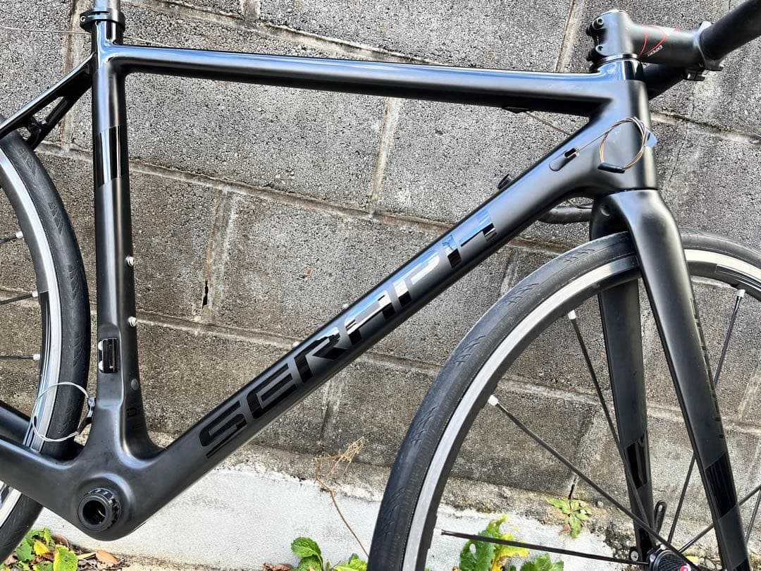 すごいごいすー　美品軽量カーボンフレーム+レーシングゼロ