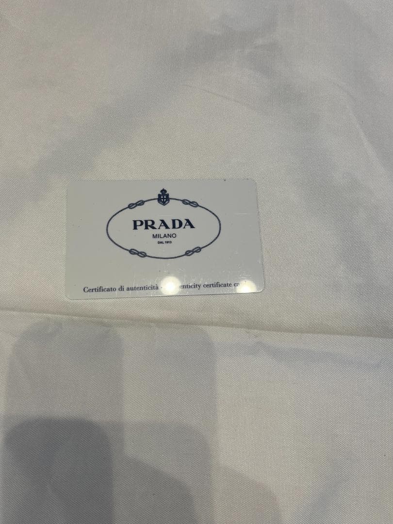 プラダ 1M0506 レザー ギャザー ラウンドファスナー 長財布 箱・保証書付