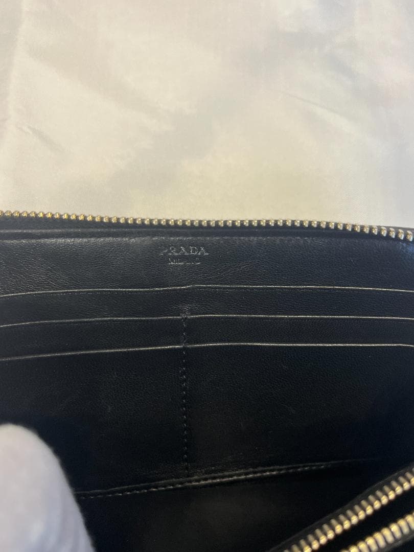 プラダ 1M0506 レザー ギャザー ラウンドファスナー 長財布 箱・保証書付