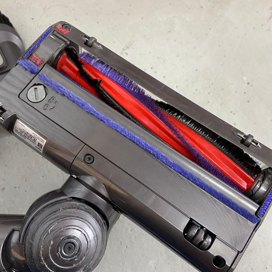 dyson ダイソン⭐️SV10 V8 コードレス掃除機　スタンド付き