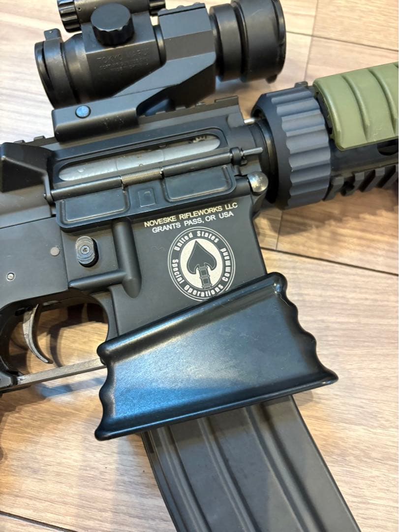 東京マルイ　M4A1 電動ガン　フルメタルカスタム品