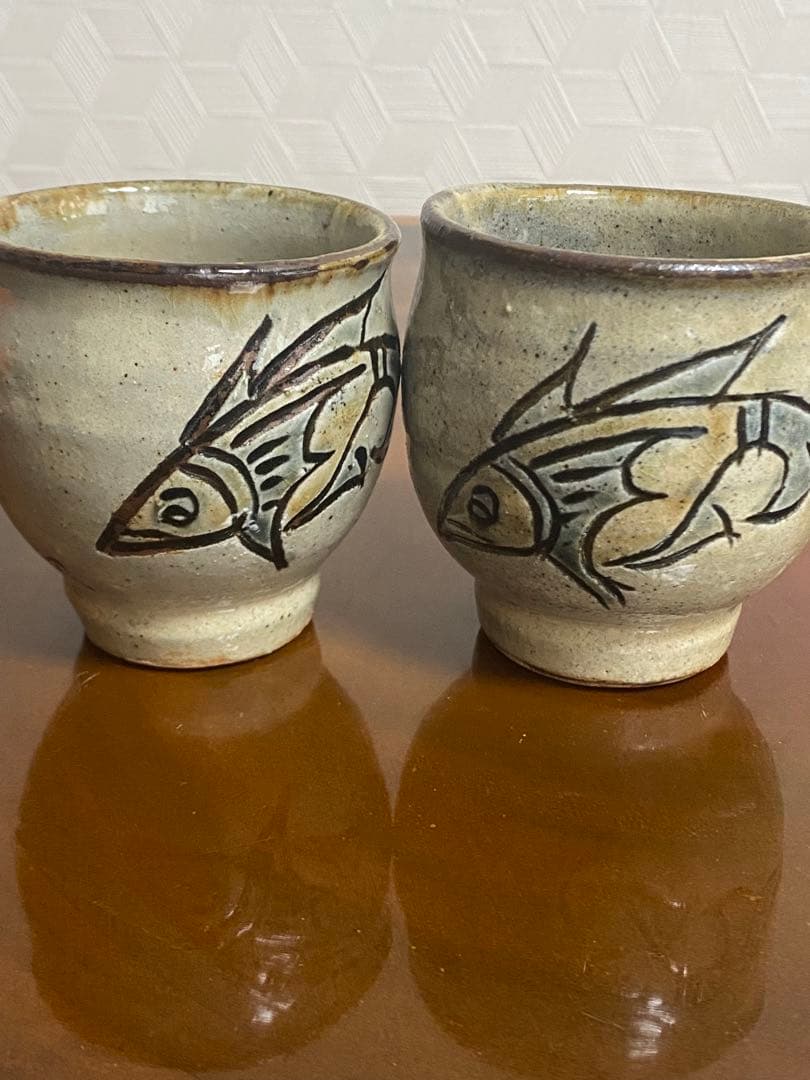 最終値下　金城次郎 壺屋焼 魚文湯呑　２個セット　コップ　マグカップ　沖縄