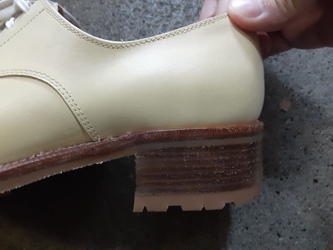 サ*ロ様 レユッカス karena/u 39.5 白系