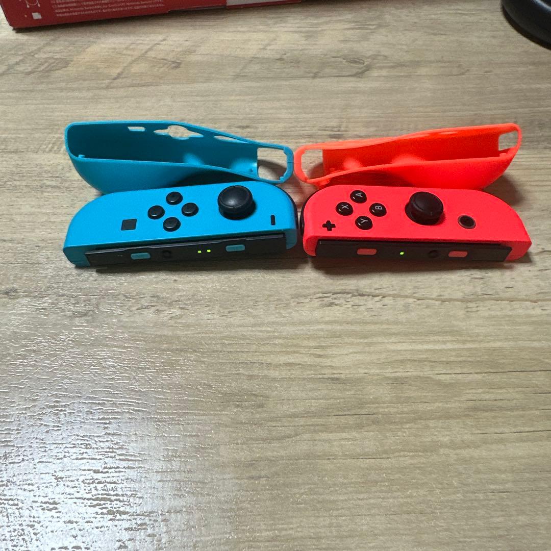 Nintendo Switch シリコンカバー&専用ハンドルセット