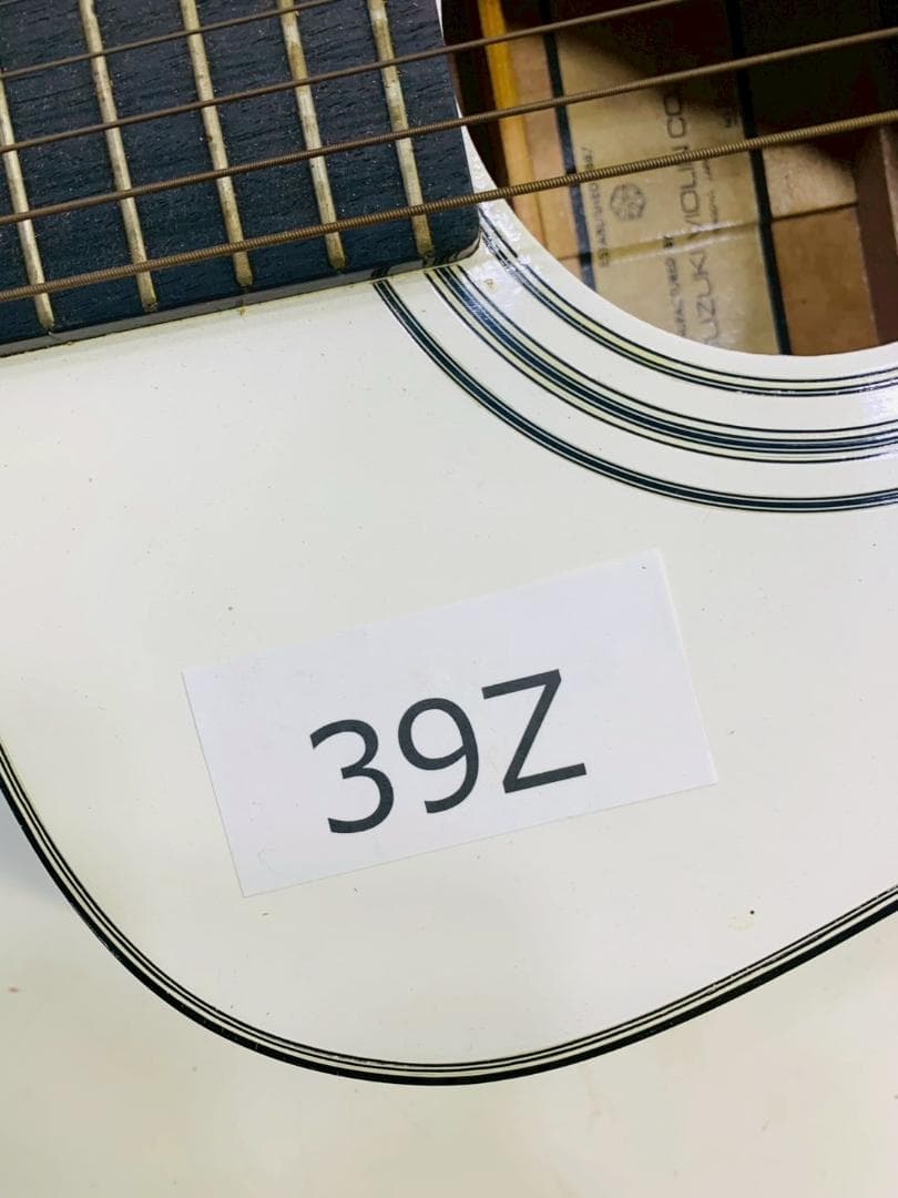 39Z SUZUKI ヴァイオリン F-130 アコースティックギター ホワイト