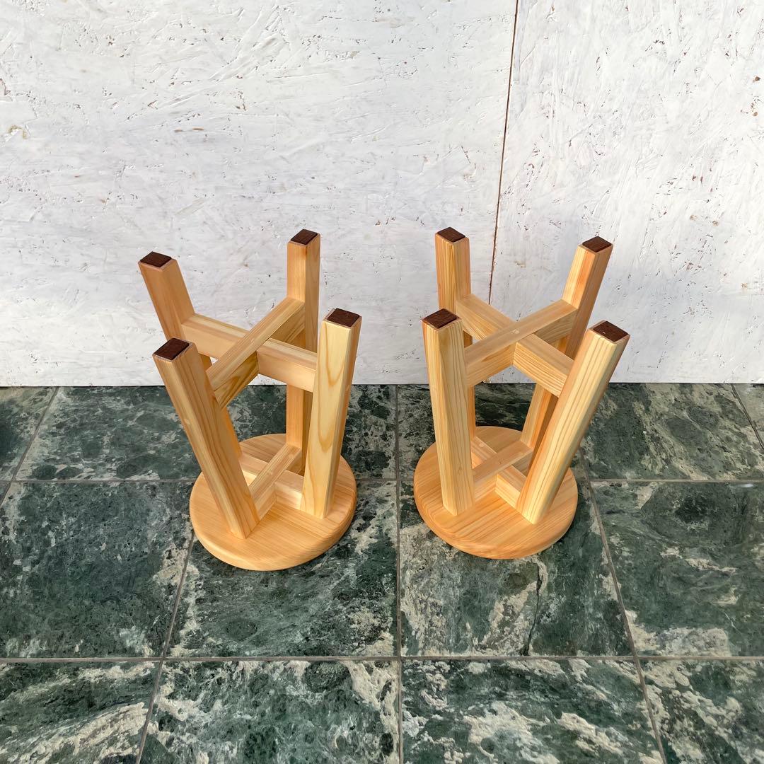 あんず　国産ひのき　丸椅子2脚とおがくず