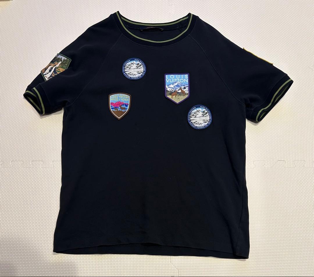 Louis Vuitton パッチ付き黒Tシャツ