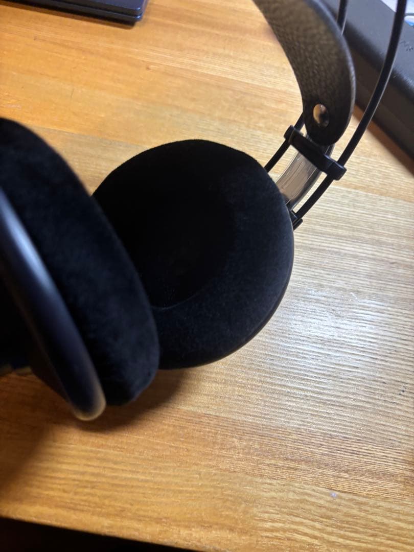 ヘッドホン AKG-K702