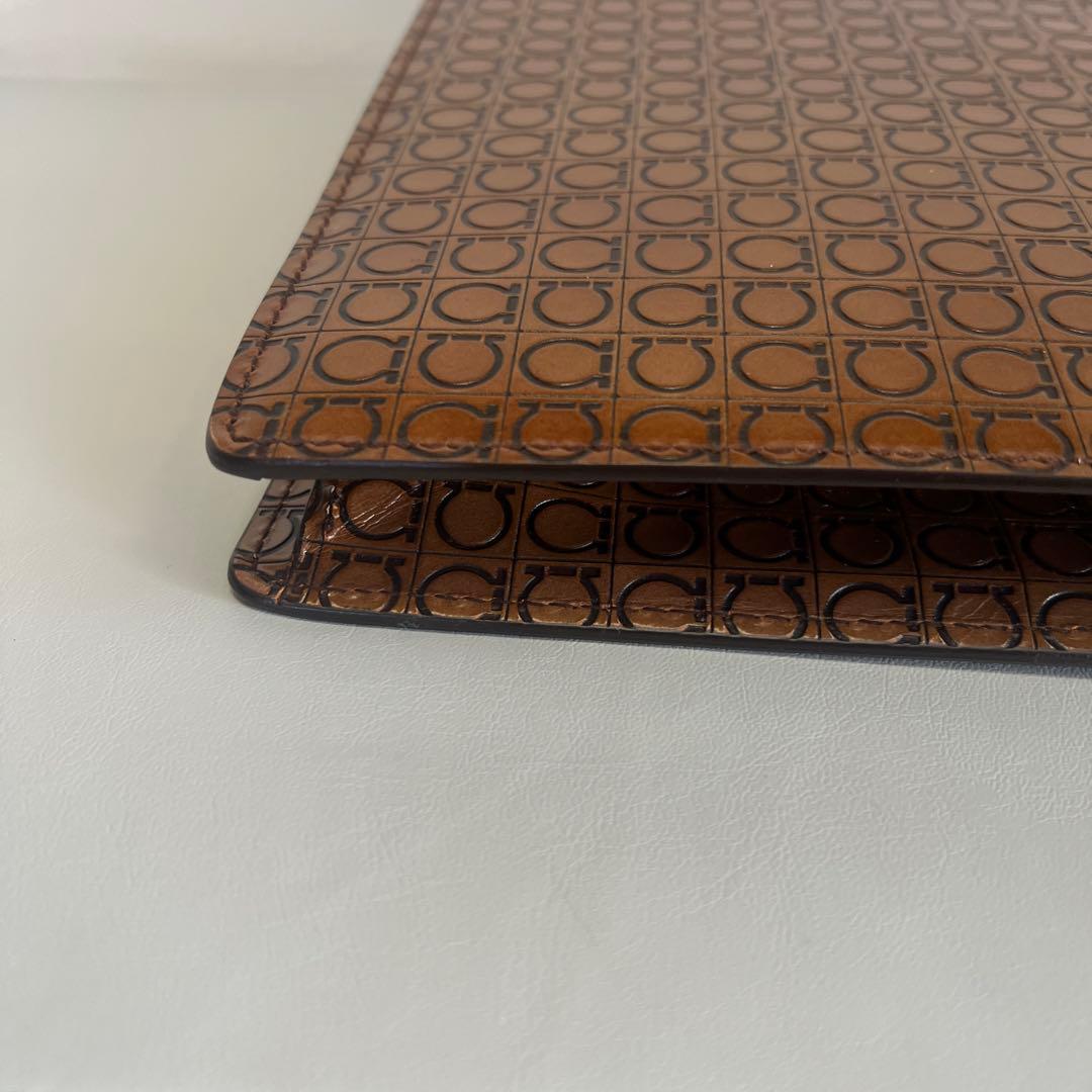 美品！サルヴァトーレ フェラガモ レザー ブリーフケース モノグラム ダイヤル式