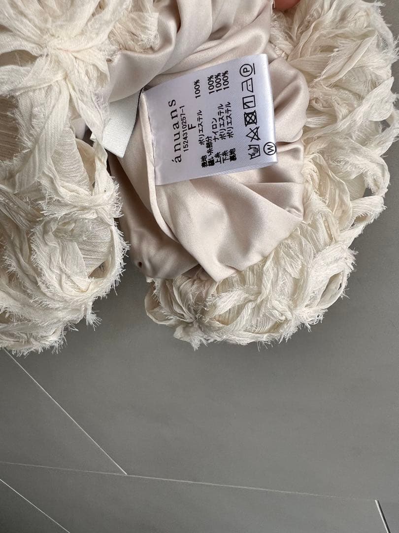 anuans アニュアンスリボンエンブロイダリーレーストップス