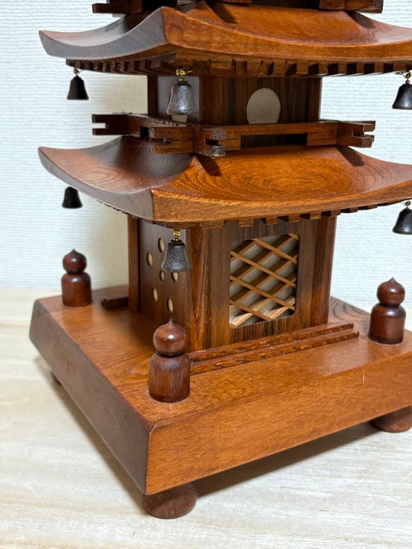 井波彫刻 越中井波 木製 五重塔 置物 鈴付き 木彫り