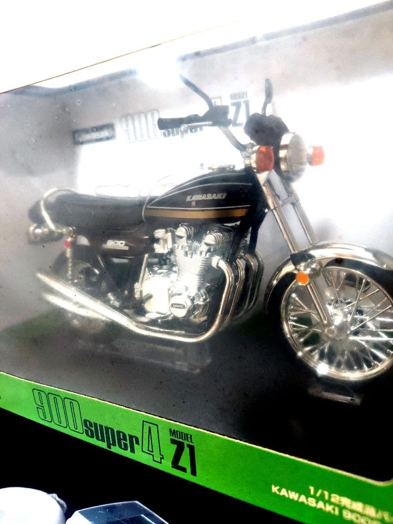 カワサキ　900 super4 Z1　玉虫　アオシマ　1/12　10/28
